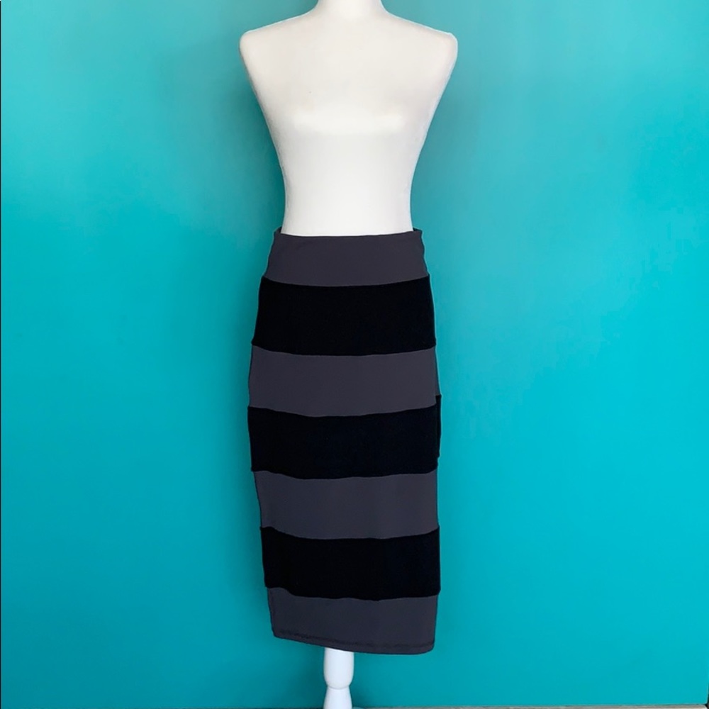 Lululemon Yoga Over Stretchy skirt